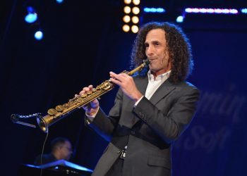 4 Keseruan di Konser Kenny G di Jakarta, Bikin Penonton Lupa Pulang!