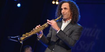 4 Keseruan di Konser Kenny G di Jakarta, Bikin Penonton Lupa Pulang!