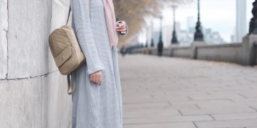 10 inspirasi fashion Baju hijab era 90an, berani tampil beda !
