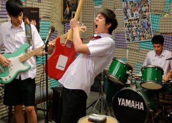 31+ Lagu Perpisahan Sekolah Paling Sedih dan Menyentuh Hati 2019