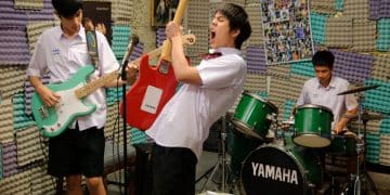 31+ Lagu Perpisahan Sekolah Paling Sedih dan Menyentuh Hati 2019