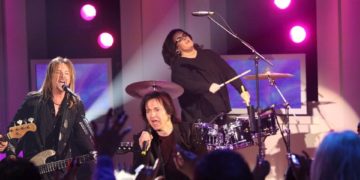 Keren! 7 Selebriti Papan Atas Ini Ternyata Juga Mahir Menggebuk Drum