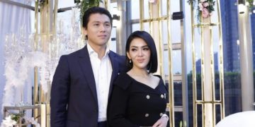 Syahrini Ungkapkan Kebanggannya Pakai Siger di Pernikahan