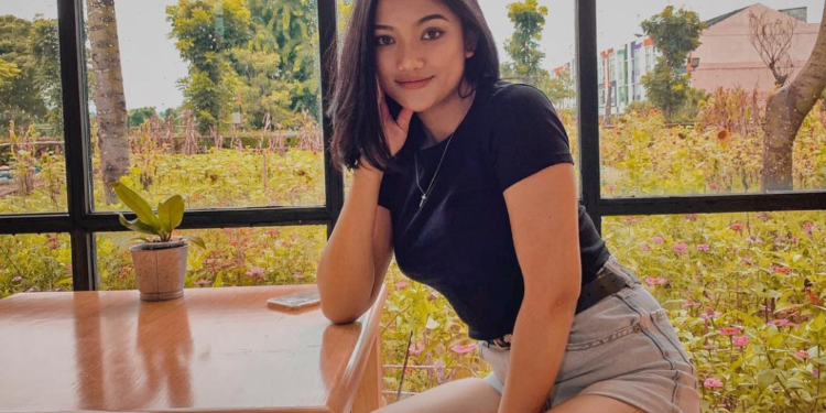 Keluarga Santai Tanggapi Marion Jola Sering Tampil Seksi