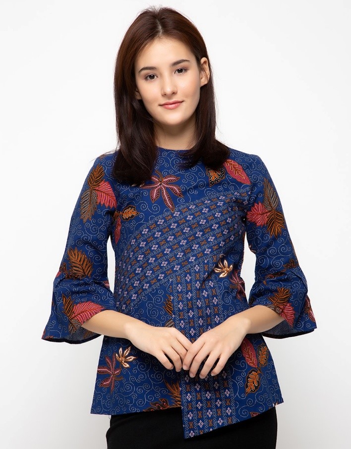 10 Inspirasi Baju  Batik  Wanita Modern paling Populer 2021 