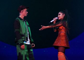 Tak disangka ! Justin Bieber membuat penampilan kejutan selama Ariana Grande manggung di Coachella