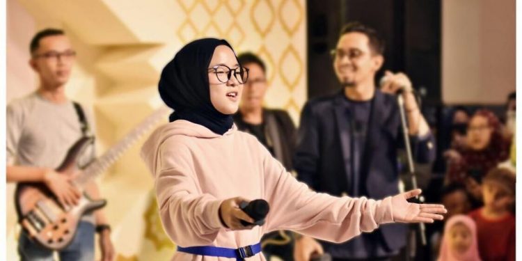 Biodata Nissa Sabyan Gambus serta daftar lagu-lagu Sholawat terbaiknya, Fans wajib tahu nih!