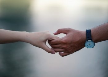 Kumpulan Puisi Cinta Karya Terbaik untuk Orang Tersayang