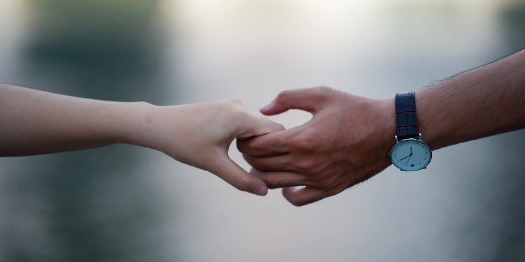 Kumpulan Puisi Cinta Karya Terbaik untuk Orang Tersayang