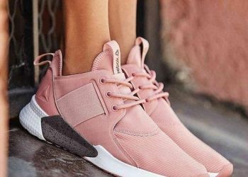 7 Sepatu Sneakers Wanita Terbaik yang Membuatmu Tampil Keren