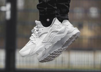 7 Rekomendasi Sepatu Sneakers Putih Pria Terfavorit