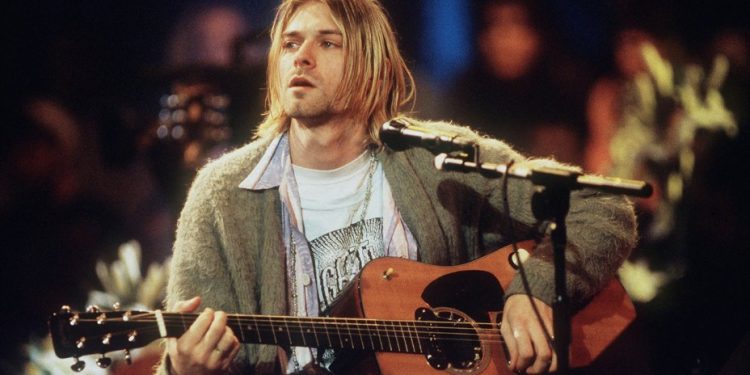 Tak Pernah di Cuci! Sweater “MTV Unplugged” Kurt Cobain Dilelang Online