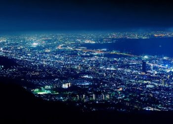 10 Destinasi wisata di Bandung, paling ok di malam hari !