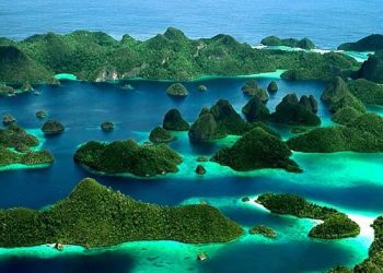 7+ Tempat Wisata Terindah di Indonesia yang Terkenal Sebagai Hidden Paradise