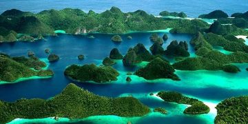 7+ Tempat Wisata Terindah di Indonesia yang Terkenal Sebagai Hidden Paradise