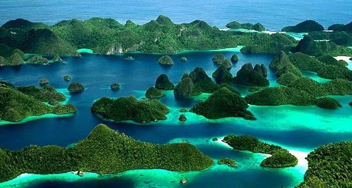 7+ Tempat Wisata Terindah di Indonesia yang Terkenal Sebagai Hidden Paradise