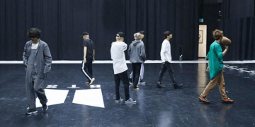 Gambar BTS Latihan Koreo untuk Black Swan