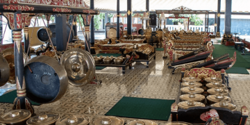 Gambar Cara Memainkan Gamelan Lengkap