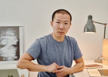 Cara cepat memanjangkan rambut pria secara alami dalam 3 hari