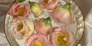 Khasiat air mawar untuk kecantikan wajah