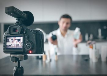 Cara Terbaik Menggunakan Video di Situs E-commerce Anda